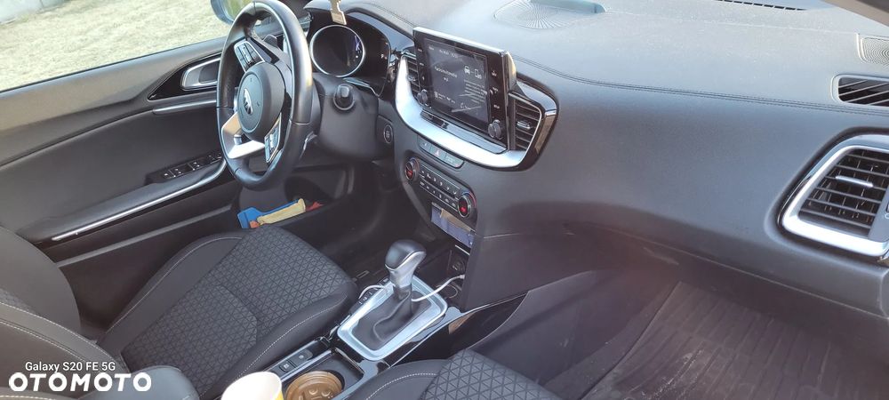 Kia Ceed 1.6 GDI PHEV L DCT - 11