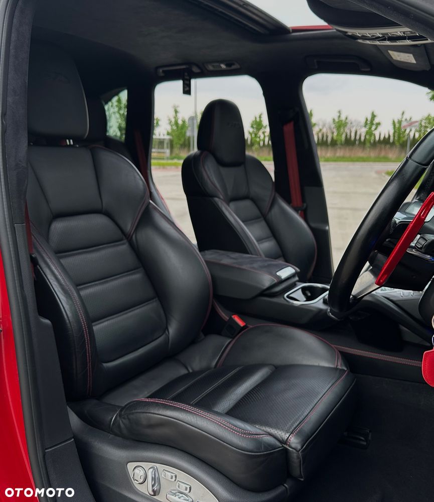 Porsche Cayenne GTS - 14