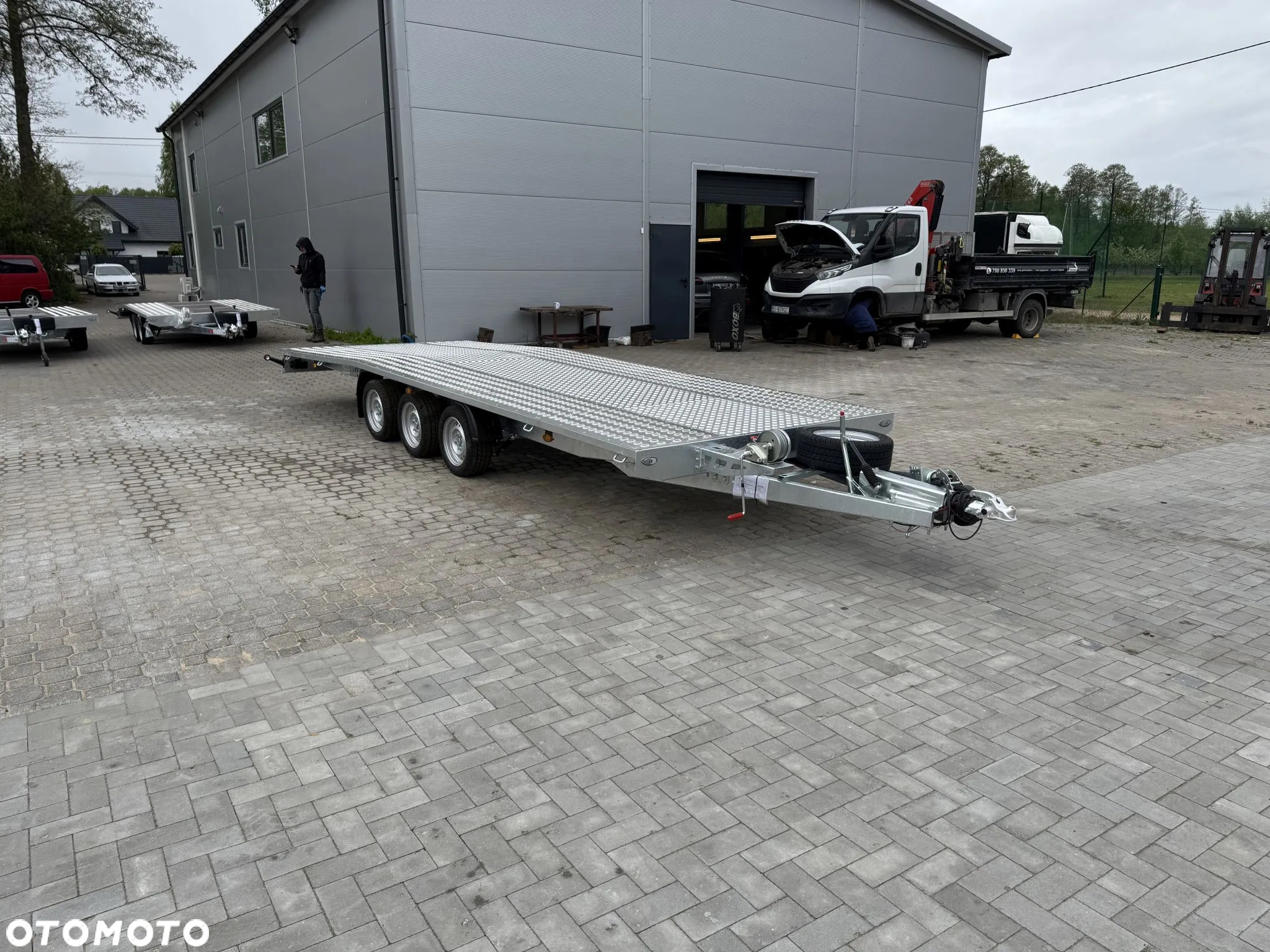 Niewiadów Nowa Laweta Jupiter 600x210 3500kg na suv bus Dostawa - 4