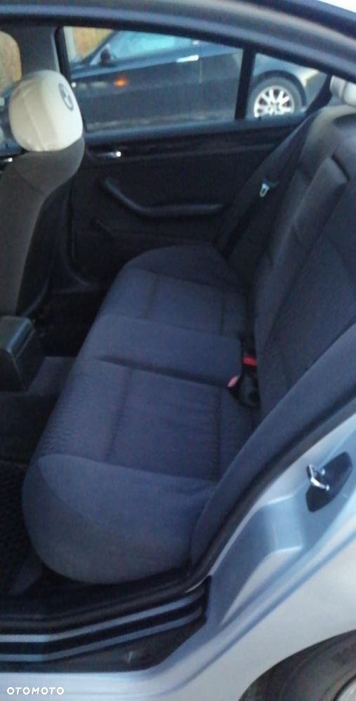 BMW Seria 3 316i - 5