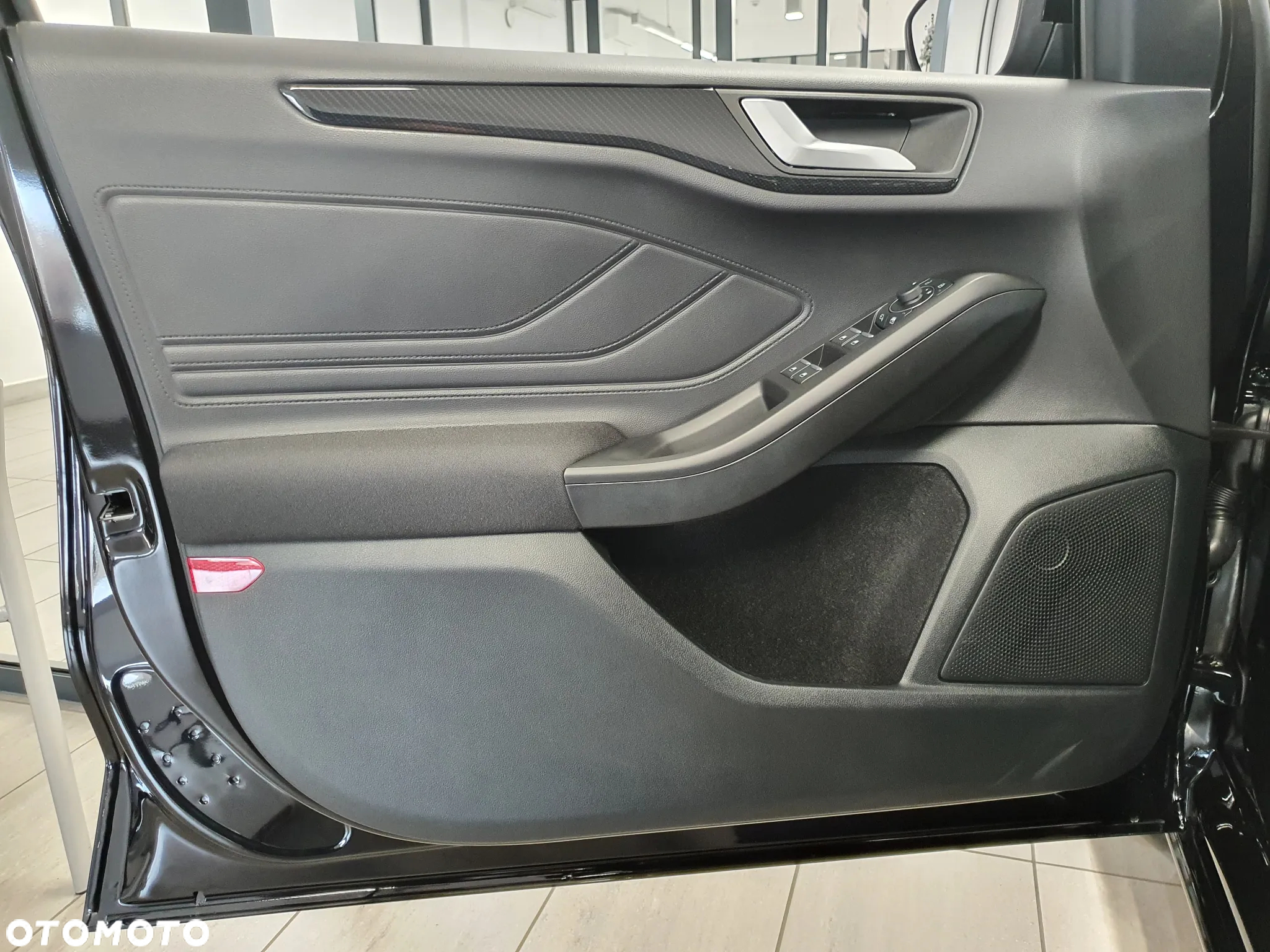 Ford Focus 1.0 EcoBoost ST-Line X - 15