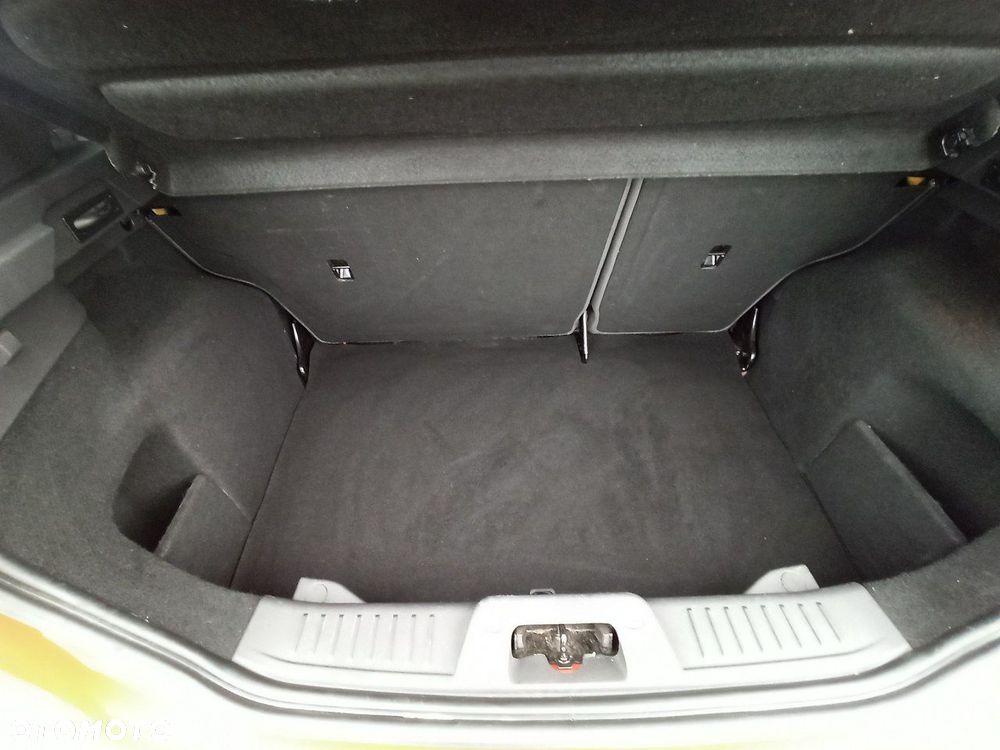 Ford Fiesta 1.0 EcoBoost S&S ST-LINE - 17