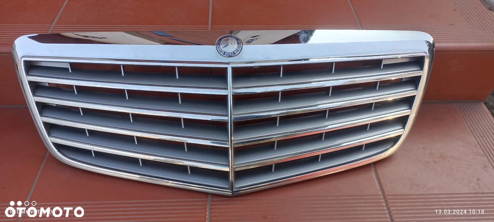 MERCEDES W211 LIFT CLASSIC ELEGANCE GRIL GRILL ATRAPA PRZEDNIA