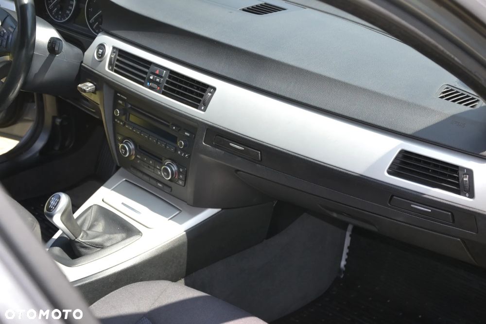 BMW Seria 3 318i Edition Lifestyle - 11