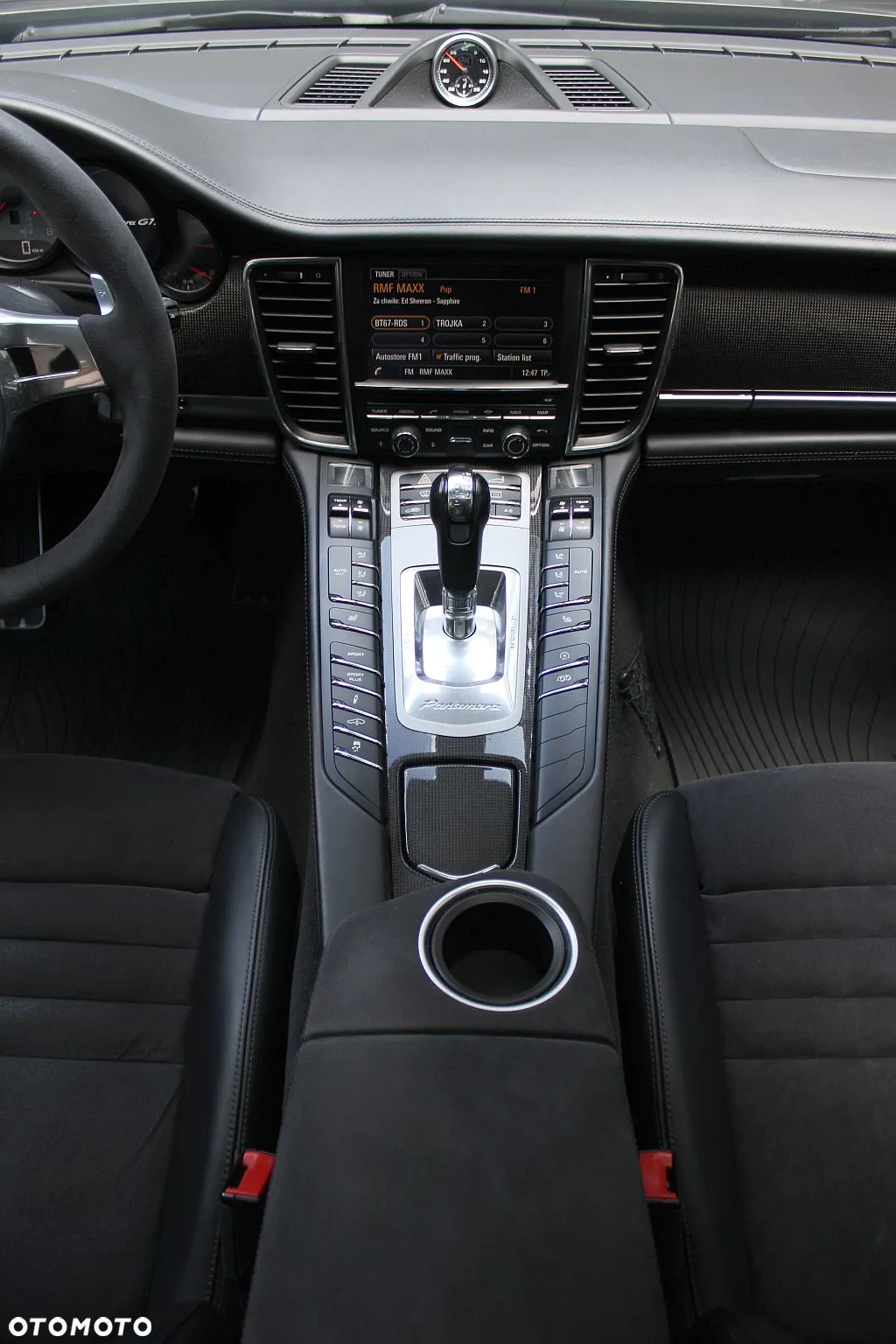 Porsche Panamera GTS PDK - 26