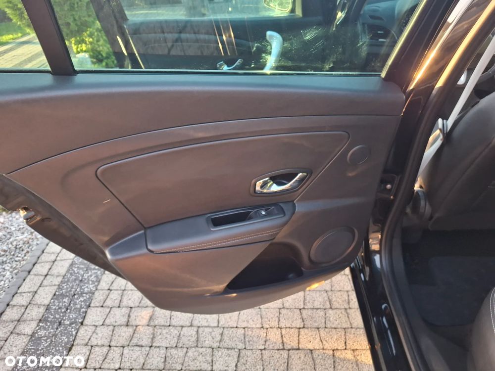 Renault Megane ENERGY TCe 115 Start & Stop Bose Edition - 24