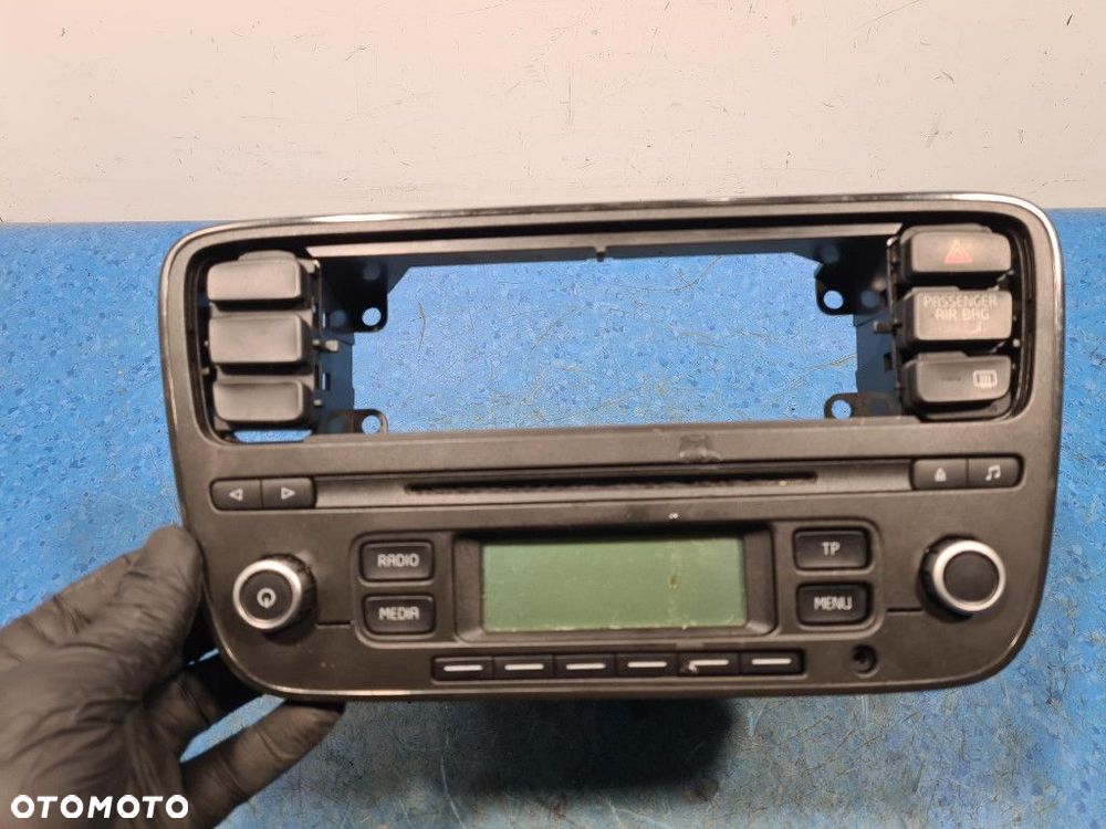 SKODA CITYGO RADIO 1ST035156 LH5X CHYA - 8