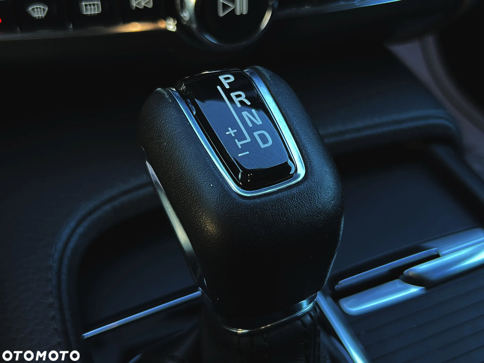 Volvo V90 D4 Momentum Pro - 29