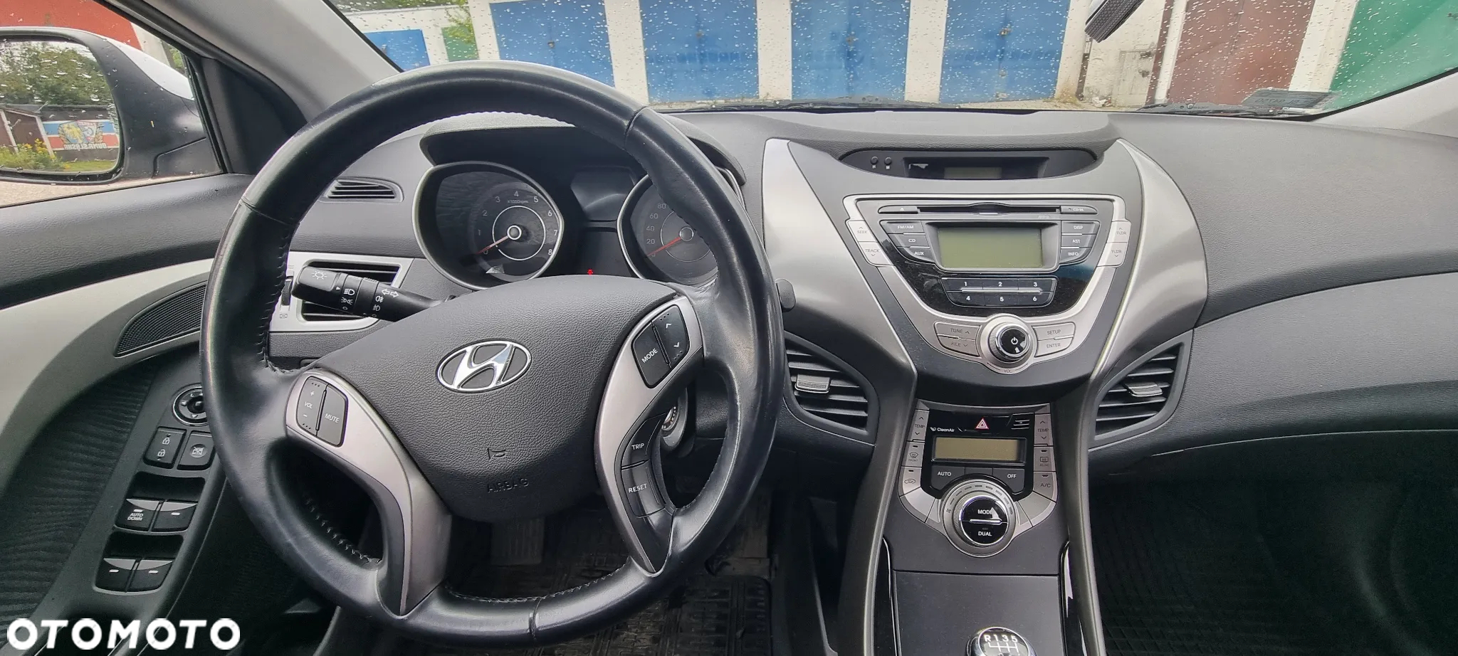 Hyundai Elantra 1.6 Comfort - 10