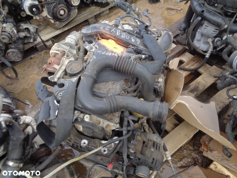 RENAULT TRAFIC II VIVARO LAGUNA III POMPA WTRYSKOWA 2.0 DCI 0445010170 8200690744 - 1
