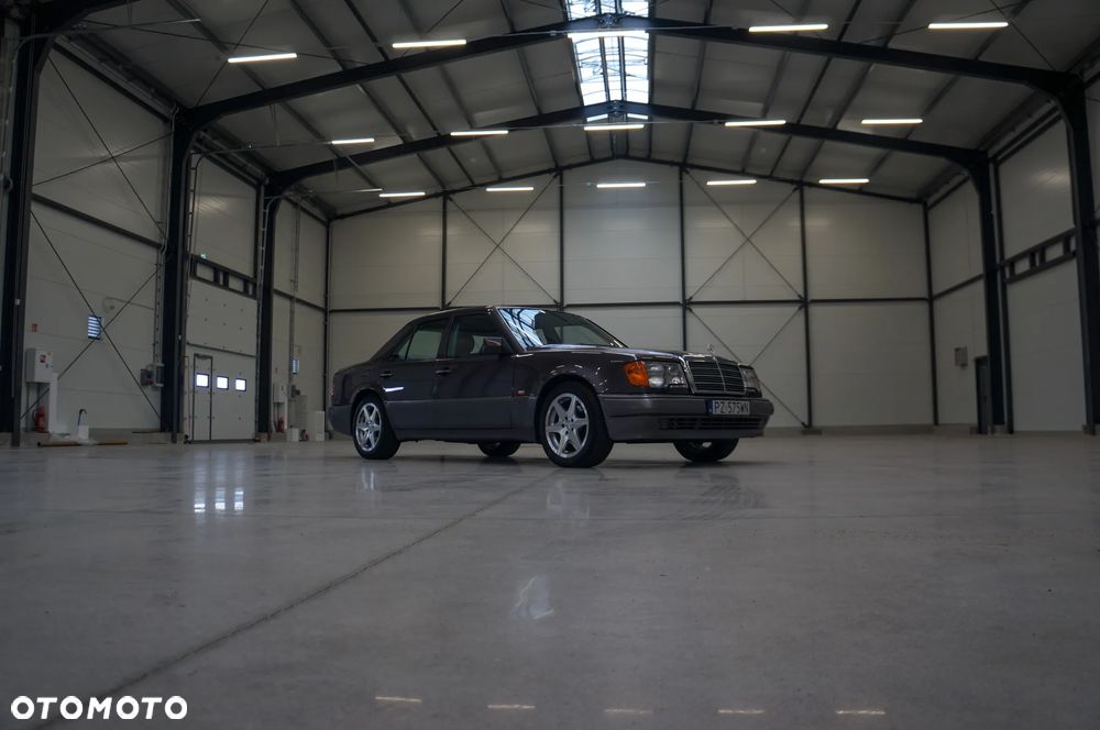 Mercedes-Benz W124 (1984-1993) - 19