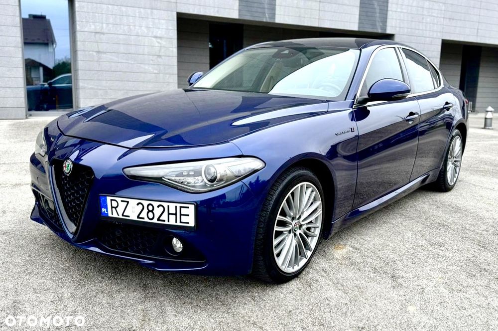 Alfa Romeo Giulia 2.0 Turbo 16V AT8-Q4 Veloce Ti - 2