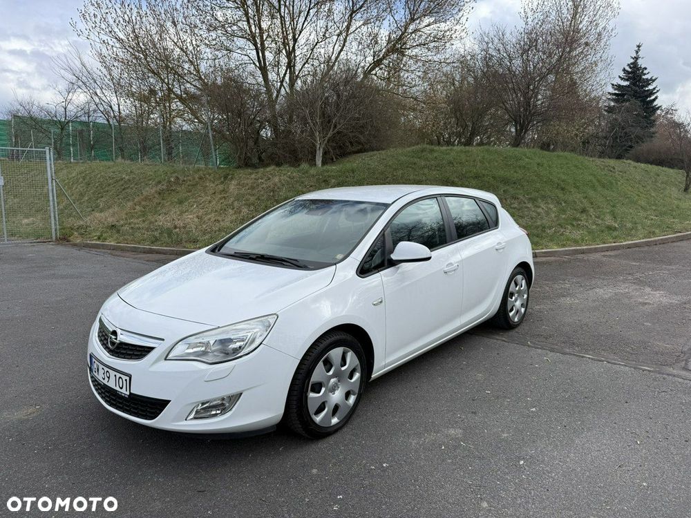 Opel Astra 1.6 Enjoy - 1