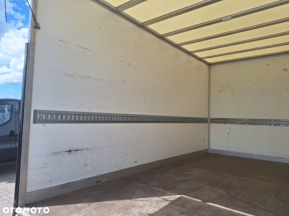 Fiat Ducato kontener z windą 750kg 8EP fv23% leasing krajowy niski przebieg - 22