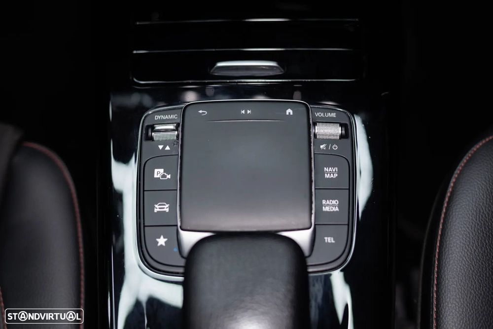 Mercedes-Benz A 250 e 8G-DCT AMG Line - 34