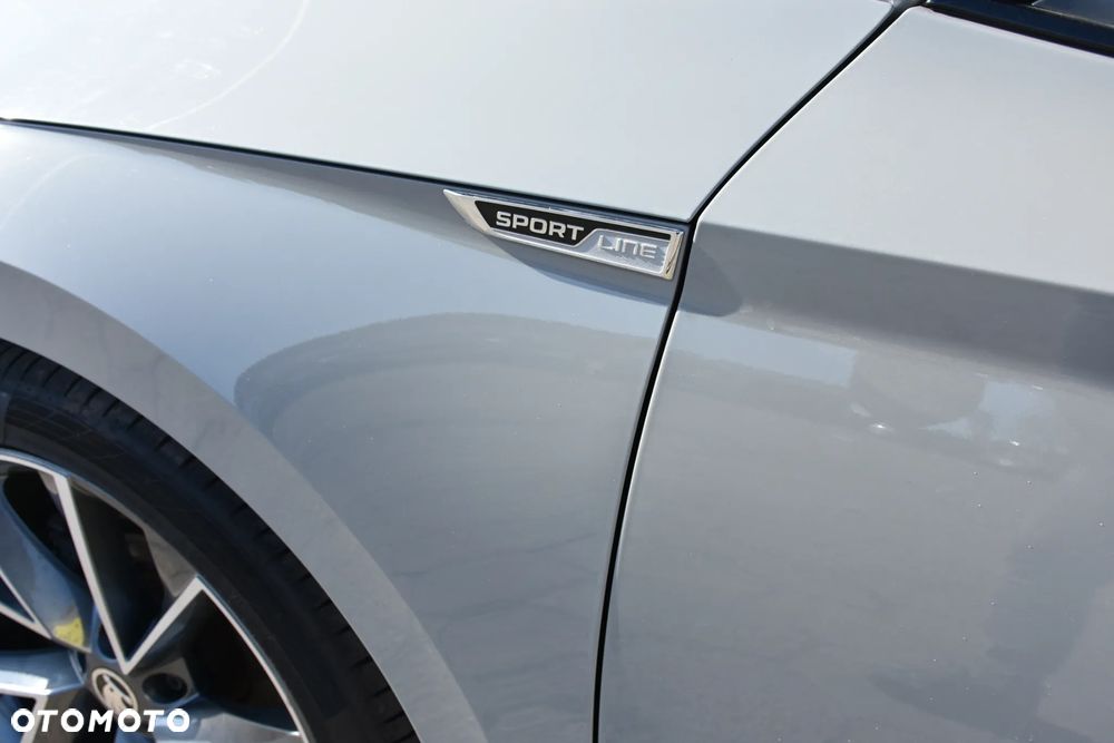 Skoda Superb 2.0 TDI DSG Sportline - 11