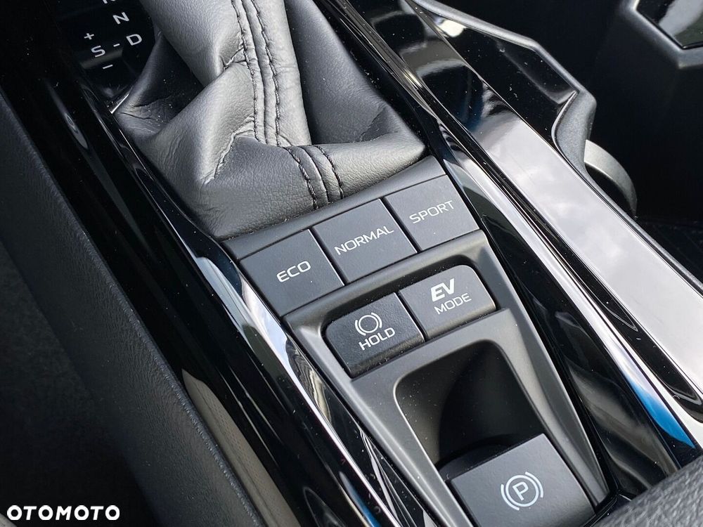 Toyota Camry - 20