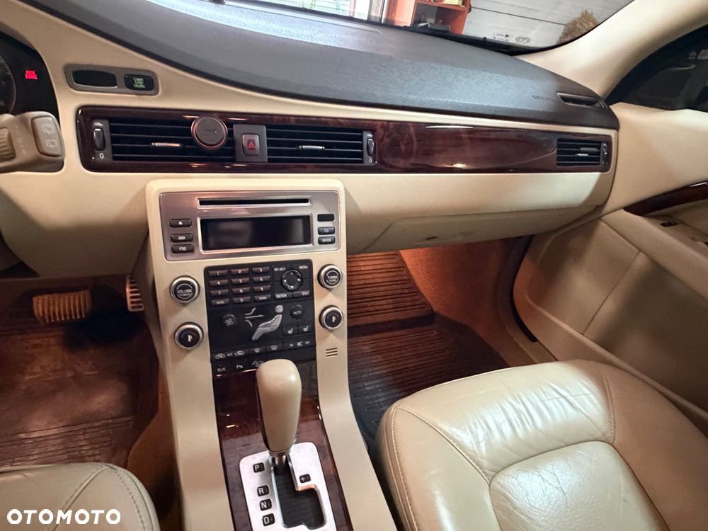 Volvo XC 70 - 18