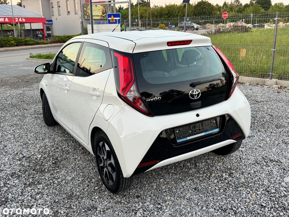 Toyota Aygo x.shift x-play connect - 7
