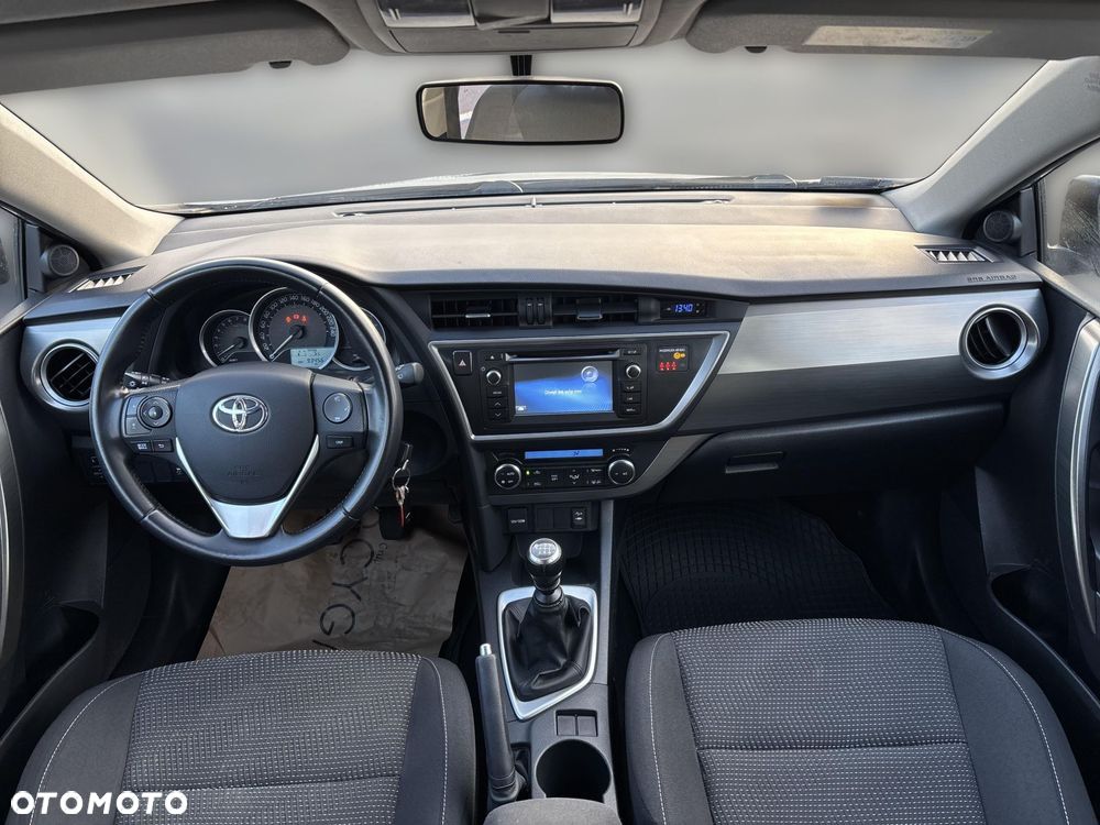 Toyota Auris 1.6 Premium - 10
