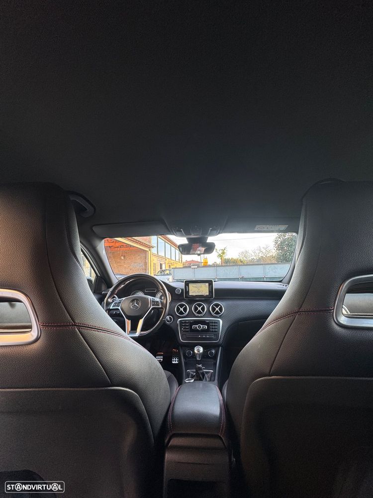 Mercedes-Benz A 180 d AMG Line - 24