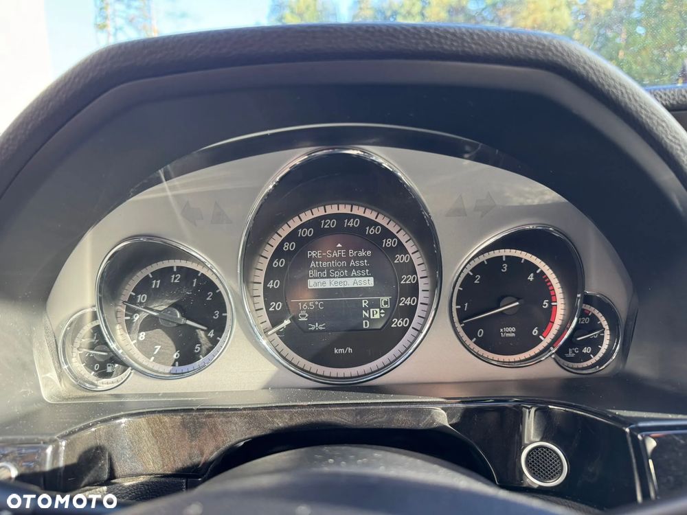 Mercedes-Benz Klasa E 350 CDI DPF BlueEFFICIENCY 7G-TRONIC Elegance - 19