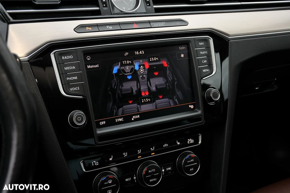 Volkswagen Passat 2.0 TDI DSG Highline - 19