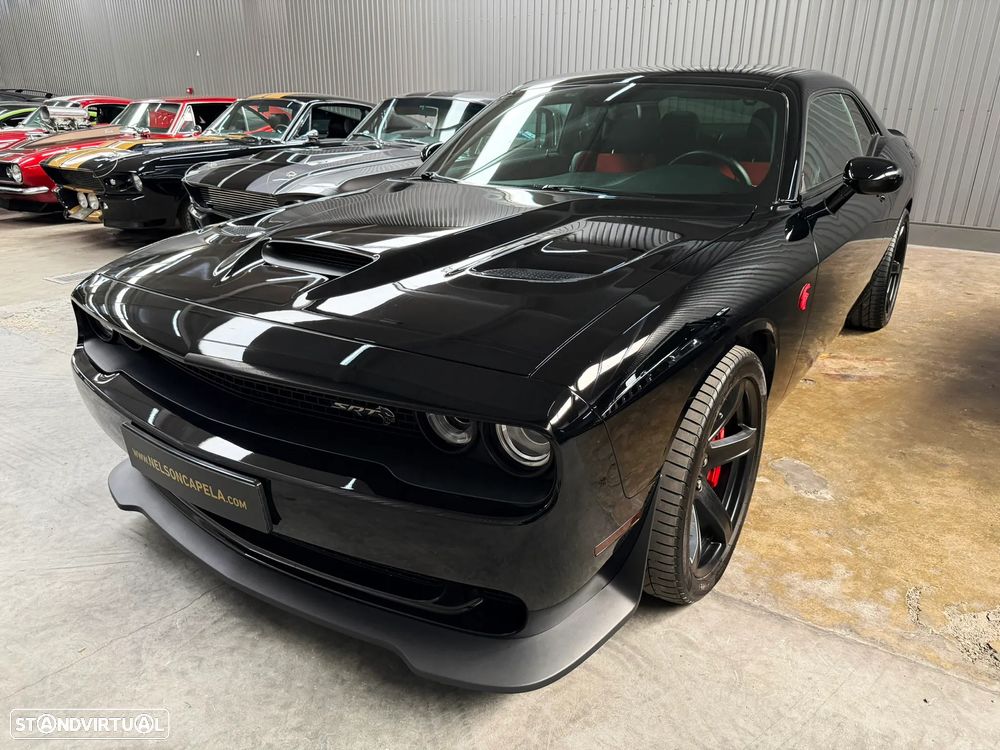 Dodge Challenger Auto SRT Hellcat - 16