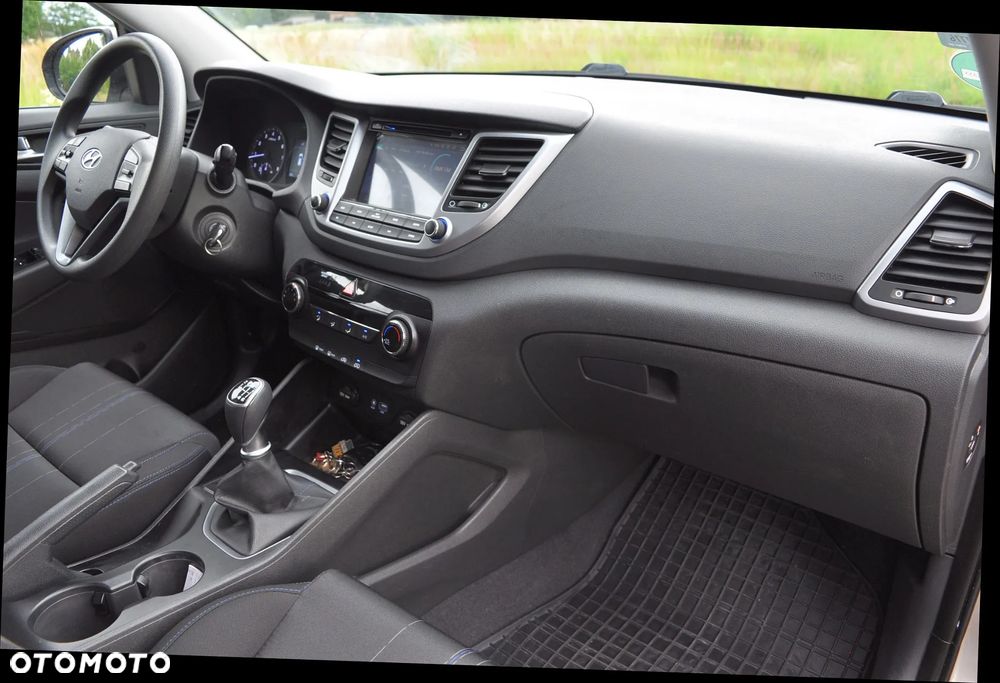Hyundai Tucson 1.6 GDI BlueDrive GO 2WD - 22