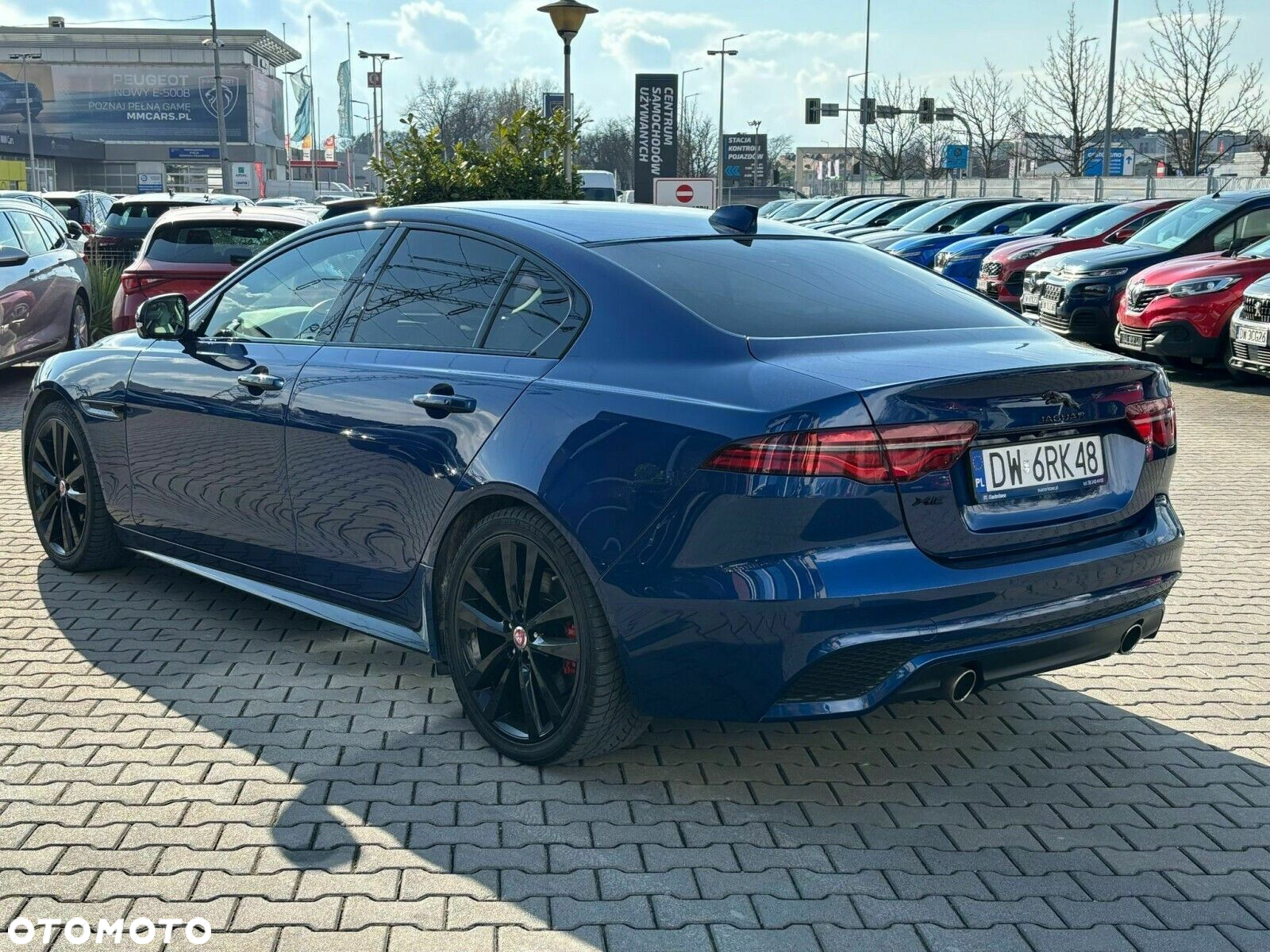 Jaguar XE 2.0 P250 R-Dynamic Black - 3