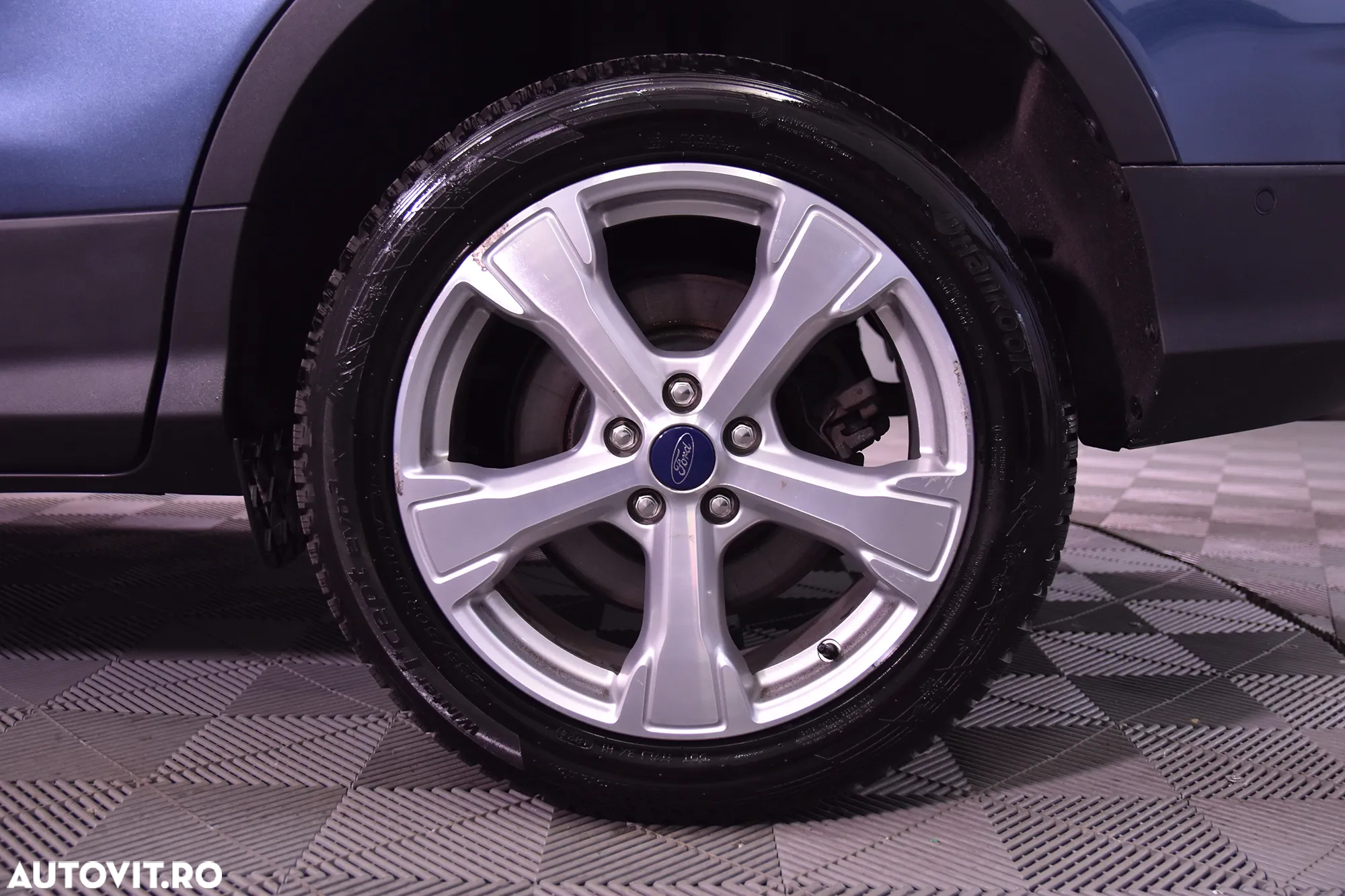 Ford Kuga - 13