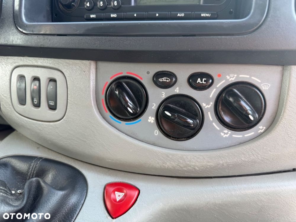 Opel Vivaro - 16