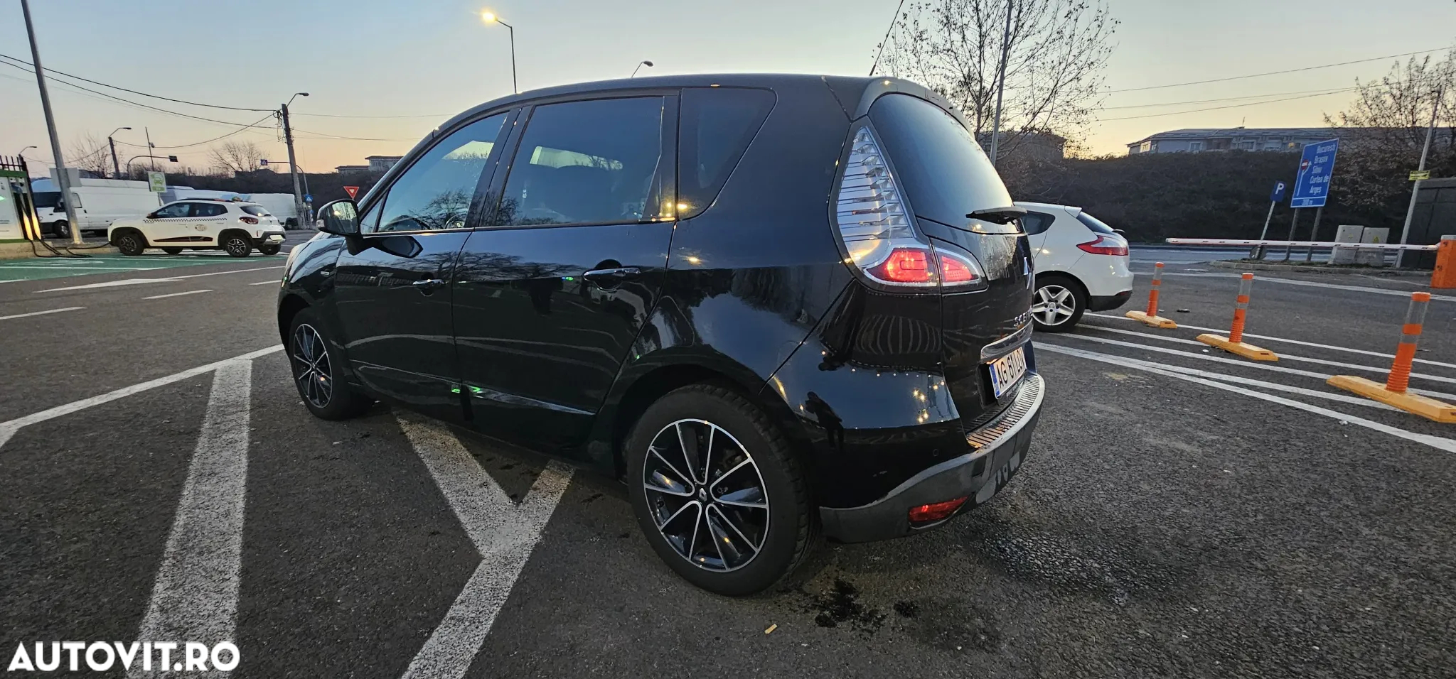 Renault Scenic ENERGY TCe 130 BOSE EDITION - 11