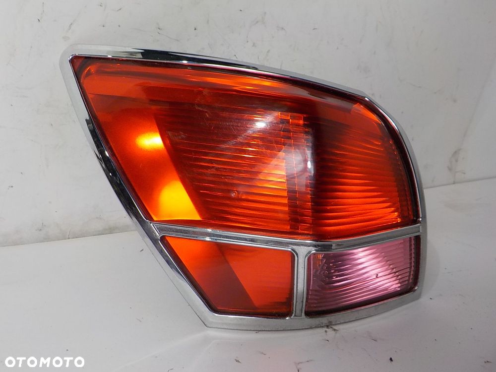 NISSAN QASHQAI J10 LAMPA LEWA TYLNA LEWY TYŁ - 2