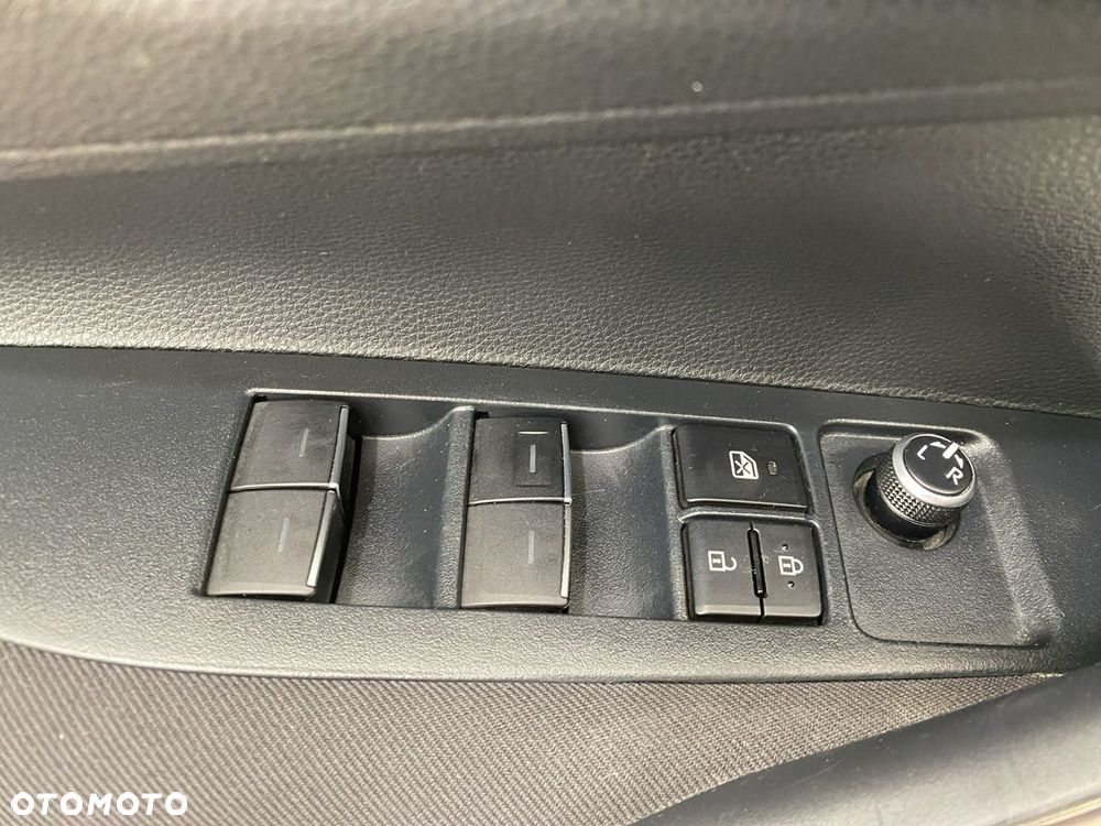 Toyota Corolla - 14