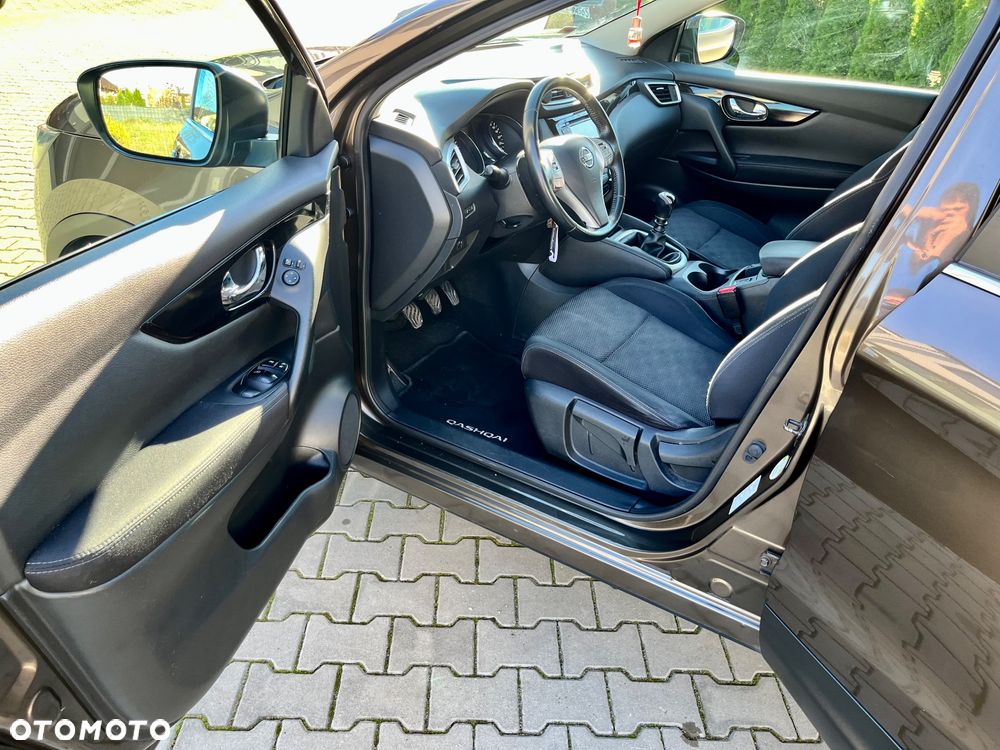 Nissan Qashqai - 25