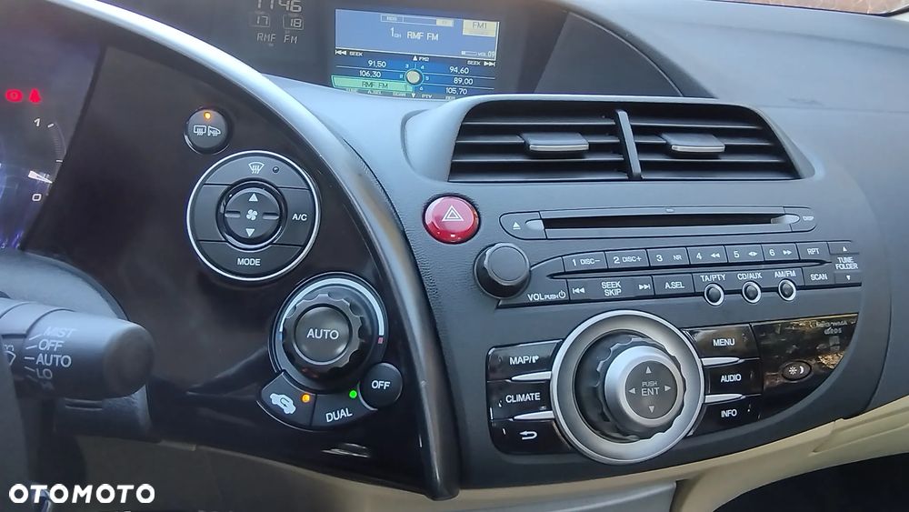 Honda Civic 1.8 Executive NAVI - 3