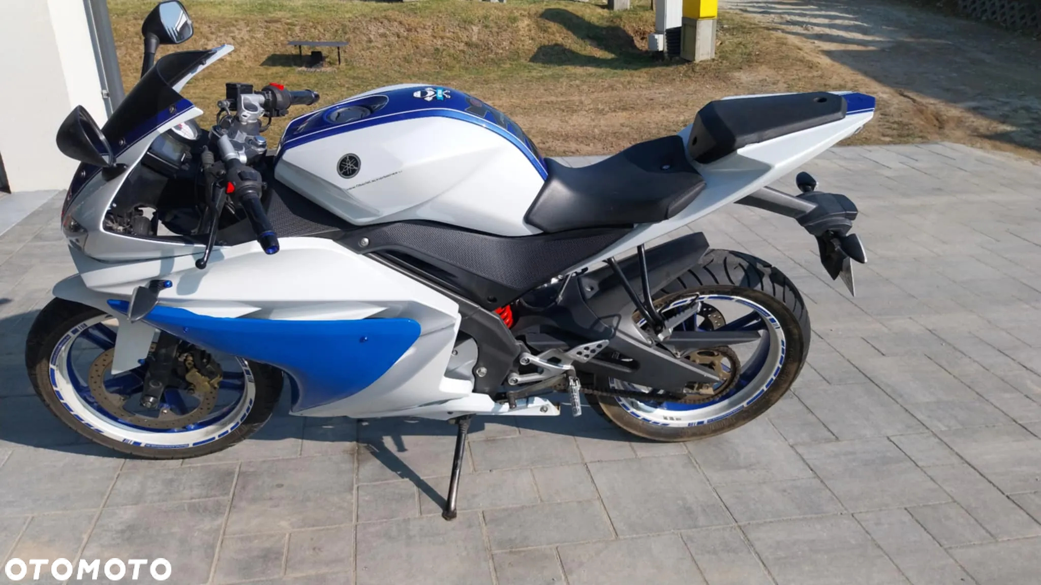 Yamaha YZF - 12