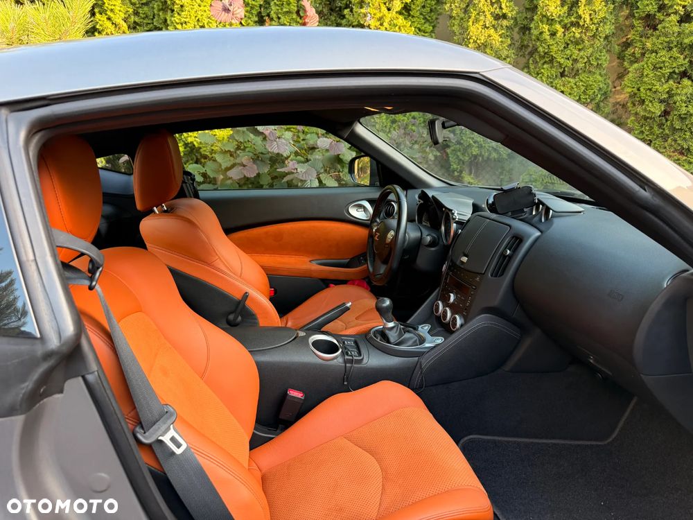 Nissan 370 Z - 9
