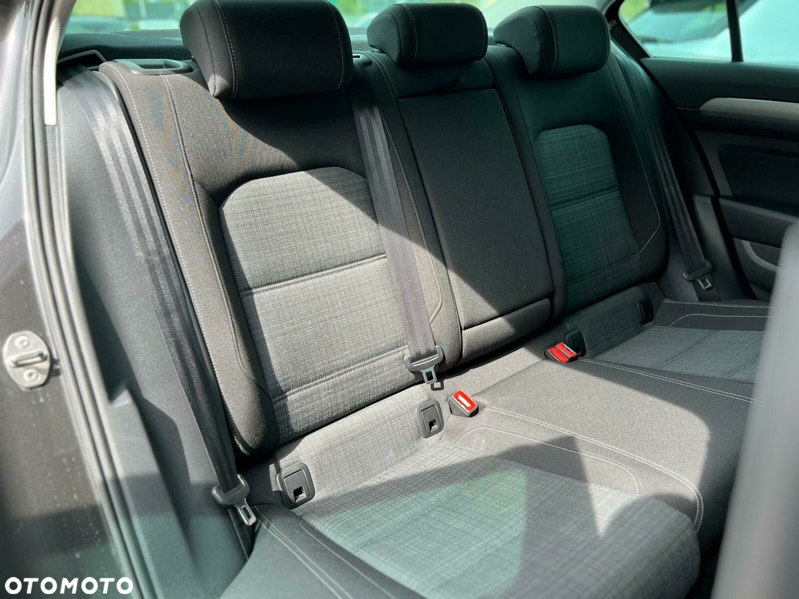 Volkswagen Passat 2.0 TDI EVO Business DSG - 22