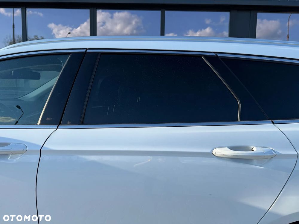 Ford Mondeo 2.0 EcoBlue Titanium - 28