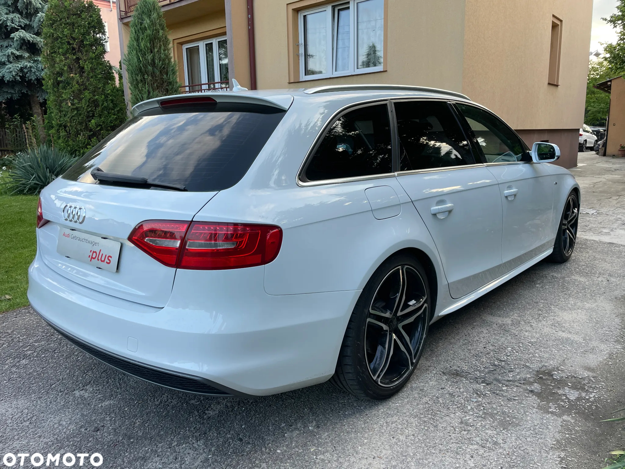 Audi A4 Avant 2.0 TDI DPF quattro S tronic S line Sportpaket - 4