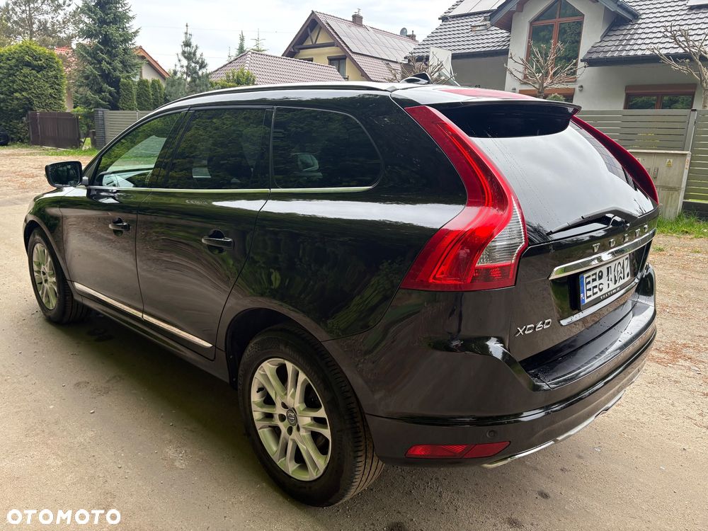 Volvo XC 60 D5 AWD Momentum - 5