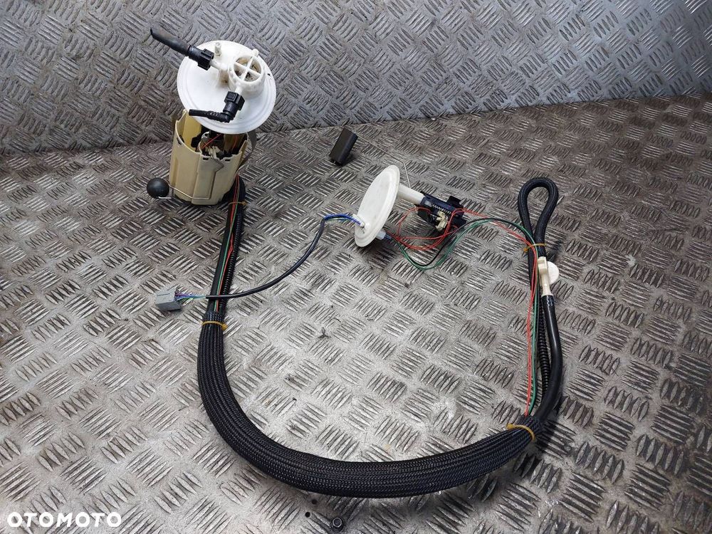 POMPKA PALIWA + PŁYWAK VOLVO S60 I 2.4 20V 8649681 0580313099 - 1