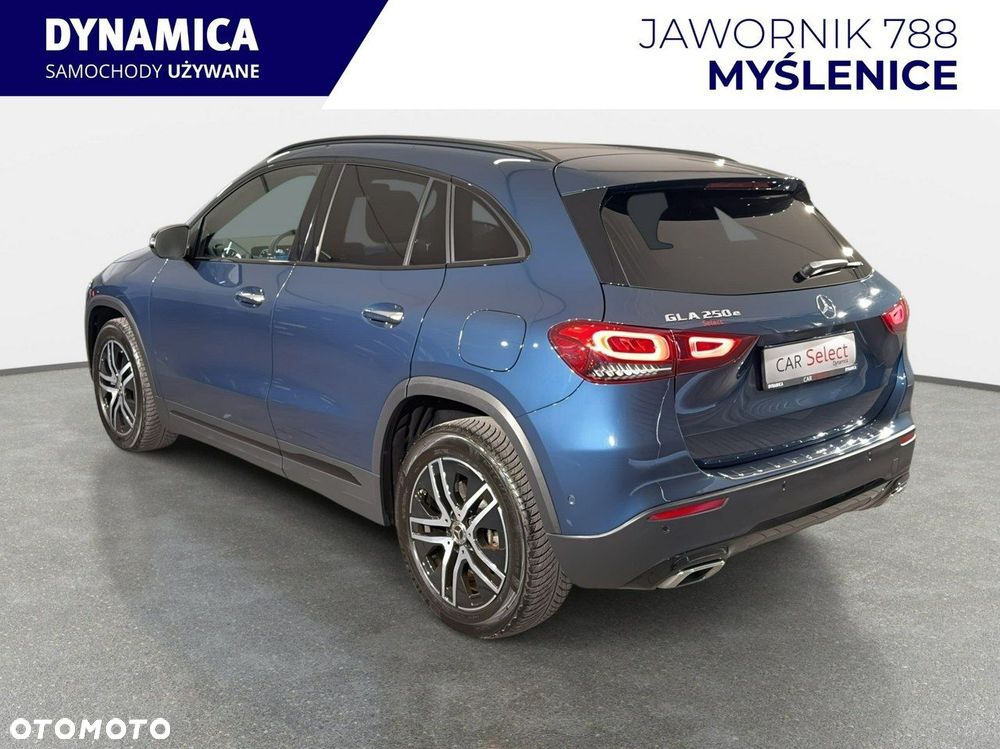 Mercedes-Benz GLA - 7