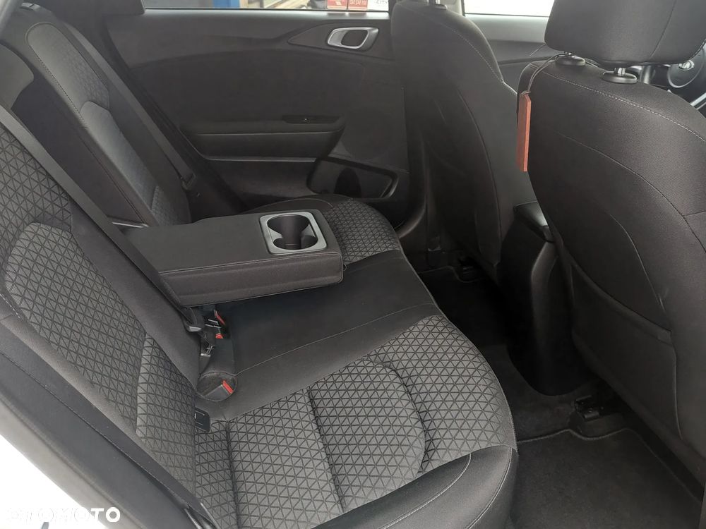 Kia Ceed 1.5 T-GDI M - 9