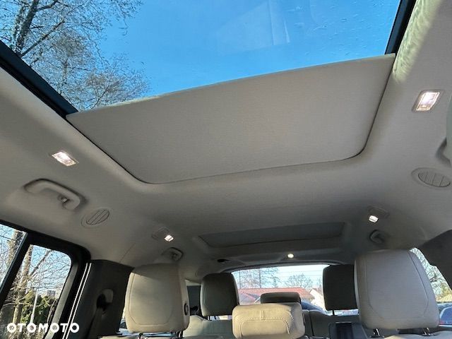 Land Rover Defender - 19