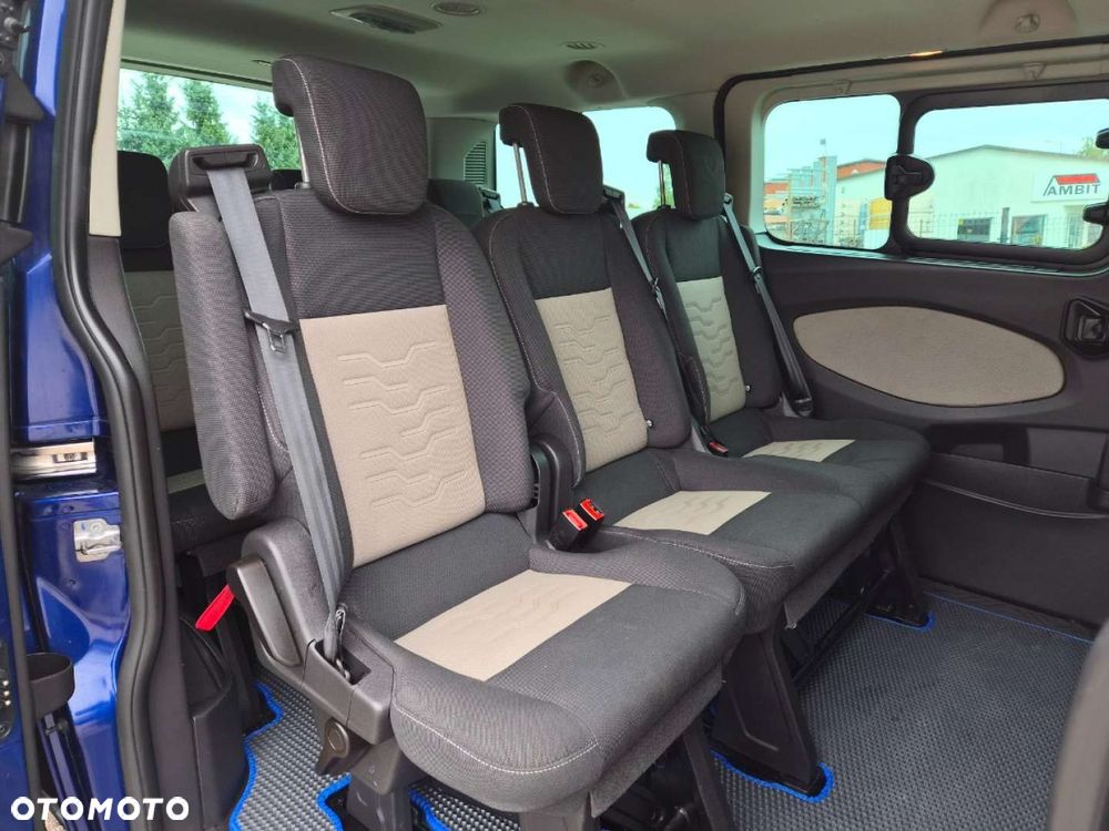 Ford Tourneo Custom - 27