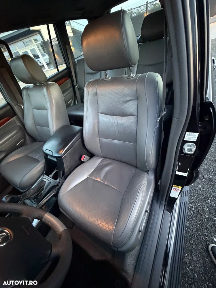 Toyota Land Cruiser 3.0 TD-4D Aut Executive - 33