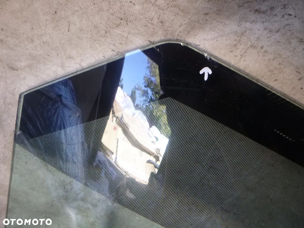 szyba ładowarka Volvo - przednia 15015408, 15079714, 11412055, 1507914  f h g L60 L70 L90 L120 L180 L220 L350 - 3